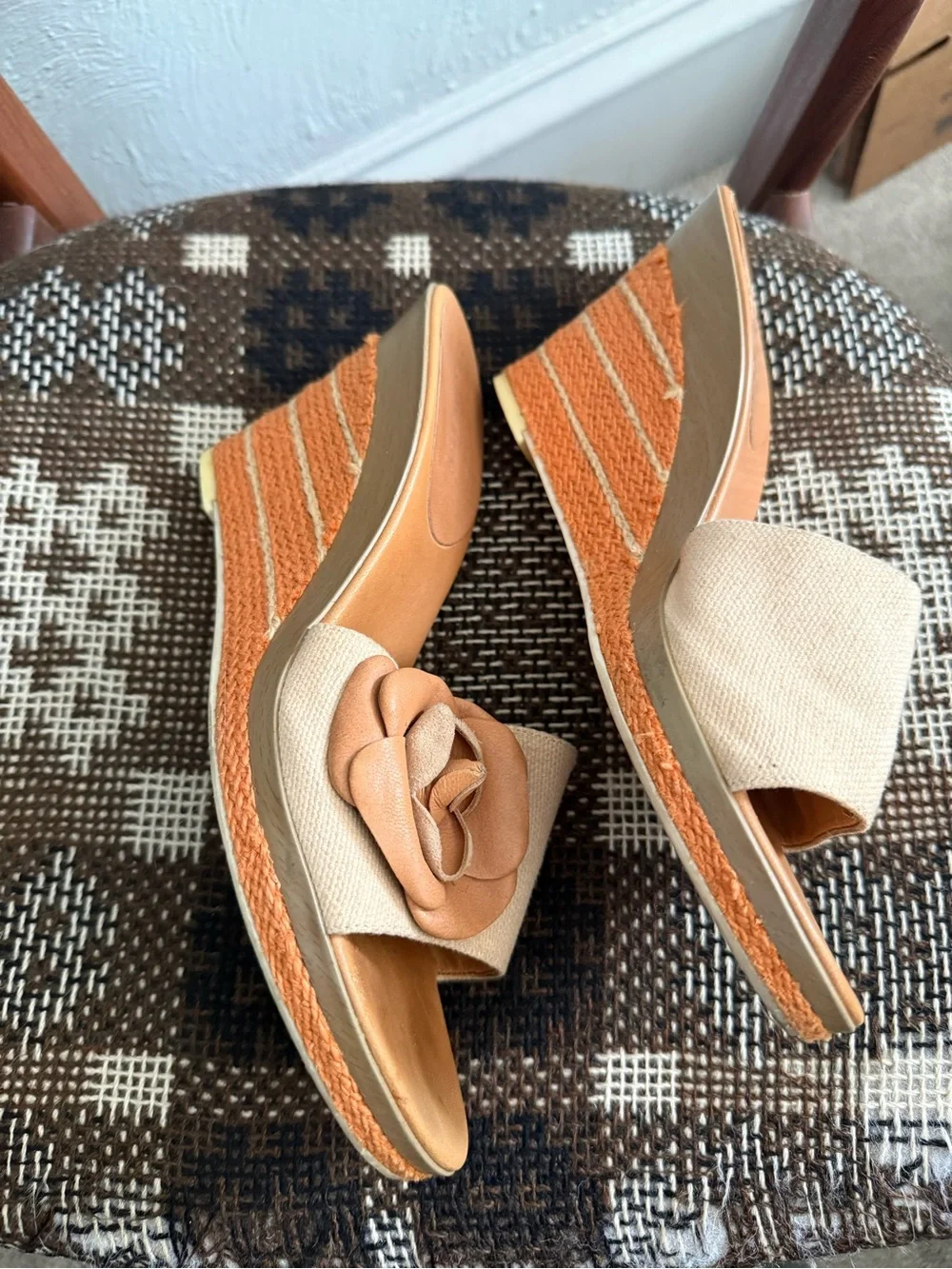 Enzo Angiolini Womens 10 Ealevon Cream Orange Slip On Open Toe Wedge Sandal